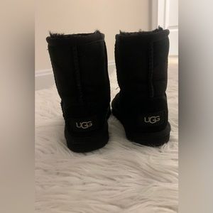 Black kids uggs